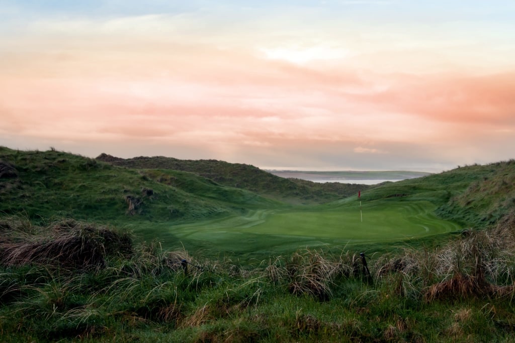 For Golf enthusiasts